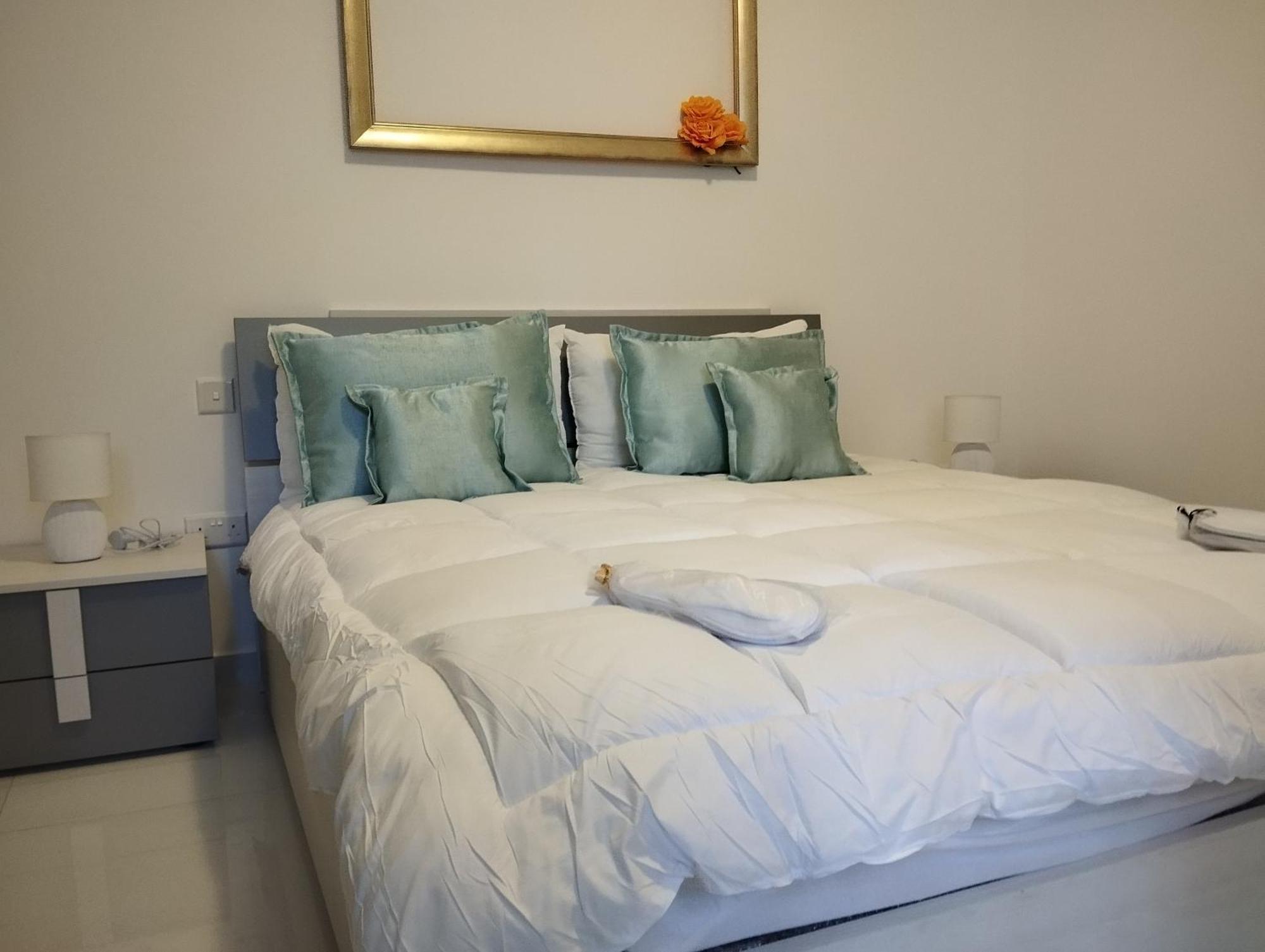 Pearl Apartment